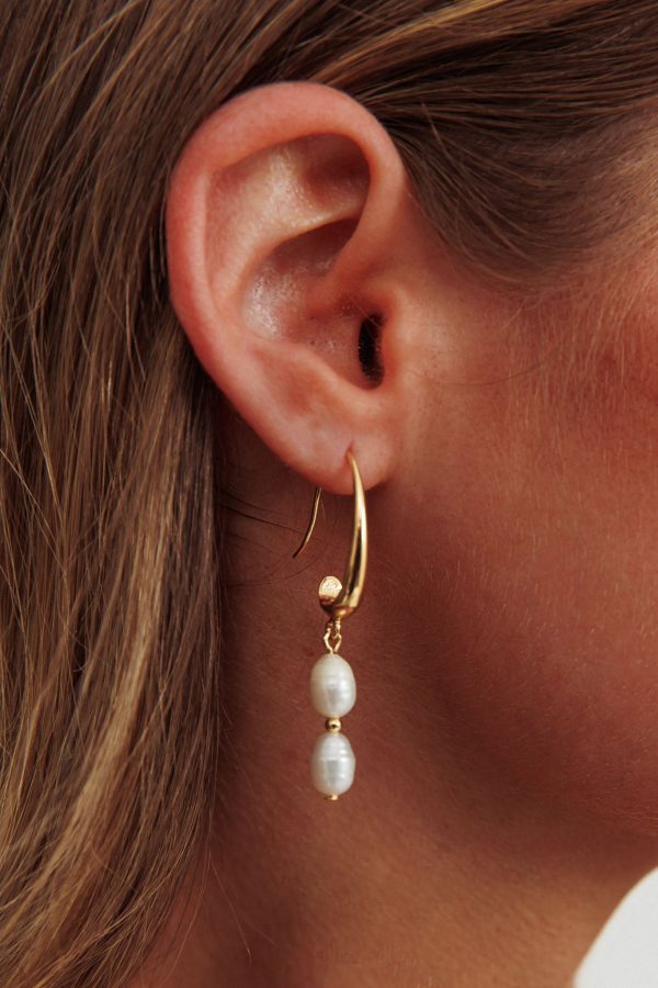 Joslly Drop Pearl Earrings Gold on Sale