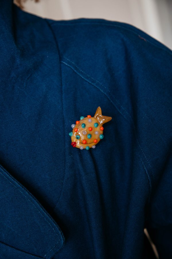 Glass Puffer Fish Brooch - Camel For Discount